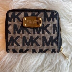 Brand new Micheal Kors wallet